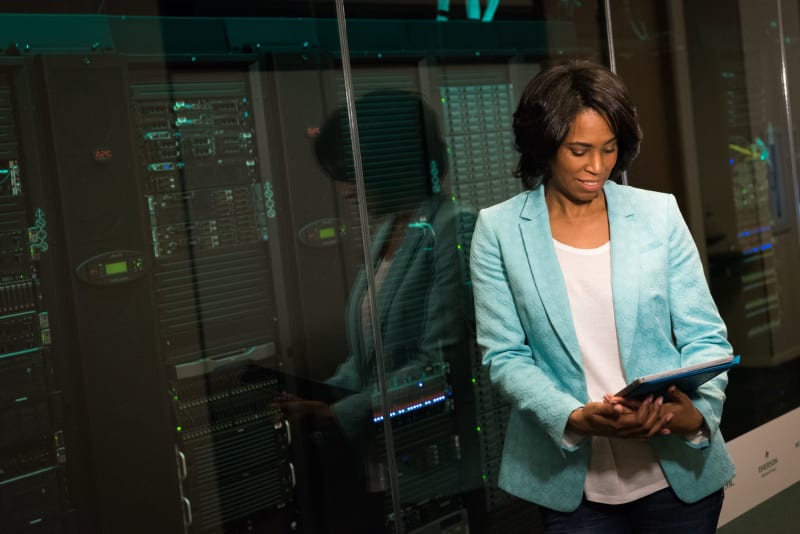 Quantum Leap Forward: IonQ's Strategic Acquisition of SkyWater Technology Completes, Reshaping the Future of Quantum Computing