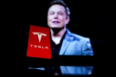 Tesla's Valuation Under Scrutiny Amidst Full Self-Driving Technology Doubts
