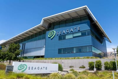 AI's Unseen Engine: How Data Storage Giants Like Seagate Are Quietly Powering the Artificial Intelligence Revolution