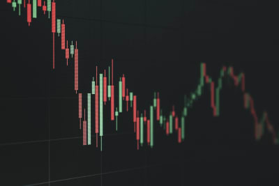 Tech Sector Analysts Divided: Cybersecurity, IT Services Face Shifting Market Winds