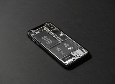 The Paradox of Power: Why Our Super-Smartphones Still Die So Fast