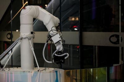 Artificial Intelligence Poised to Reshape White-Collar Workforce, Experts Warn of Growing Disparities