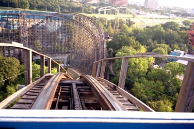 Six Flags Bets on Transformation Specialist to Steer Finances Amidst Shifting Theme Park Landscape