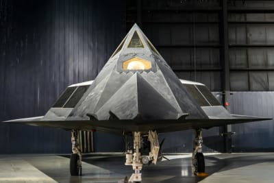 Military Leaders Urge Caution Amid Pentagon's Aggressive AI Battlefield Push