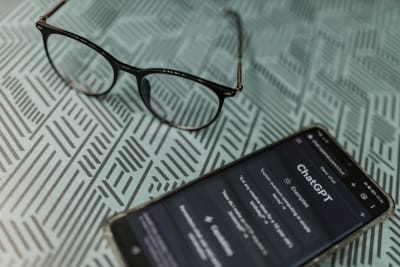 AI Chatbots Falter on News Accuracy, Sourcing Ahead of Crucial Midterms