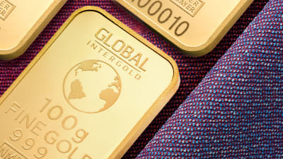 Gold Holds Drop as US-Iran Clashes Keep Inflation Risks in Focus