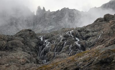 More rocks fall from Whistler Peak, assessment underway