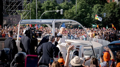 Pope Francis Declares God's Solidarity with the Poor in Massive Madrid Gathering