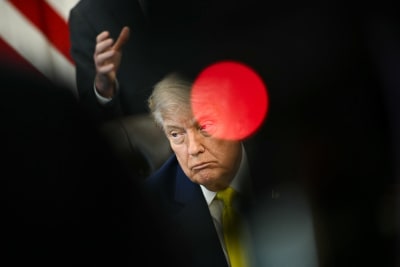 US Economy Defies Expectations: Resilience Shocks Forecasters Amidst Global Uncertainty