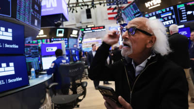 S&P 500's Surge Echoes Pre-1987 Crash Rally, Defying Recession Norms