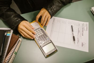 US Teens' Academic Skills Stagnate, National Test Scores Reveal Alarming Trend