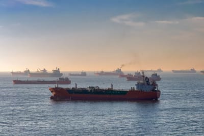 Escalation in the Gulf: U.S. Strikes Iranian Targets Amidst Third Day of Hormuz Hostilities