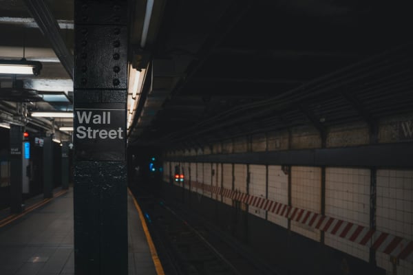 Beyond AI: Navigating Inflation with Energy and Value Stocks