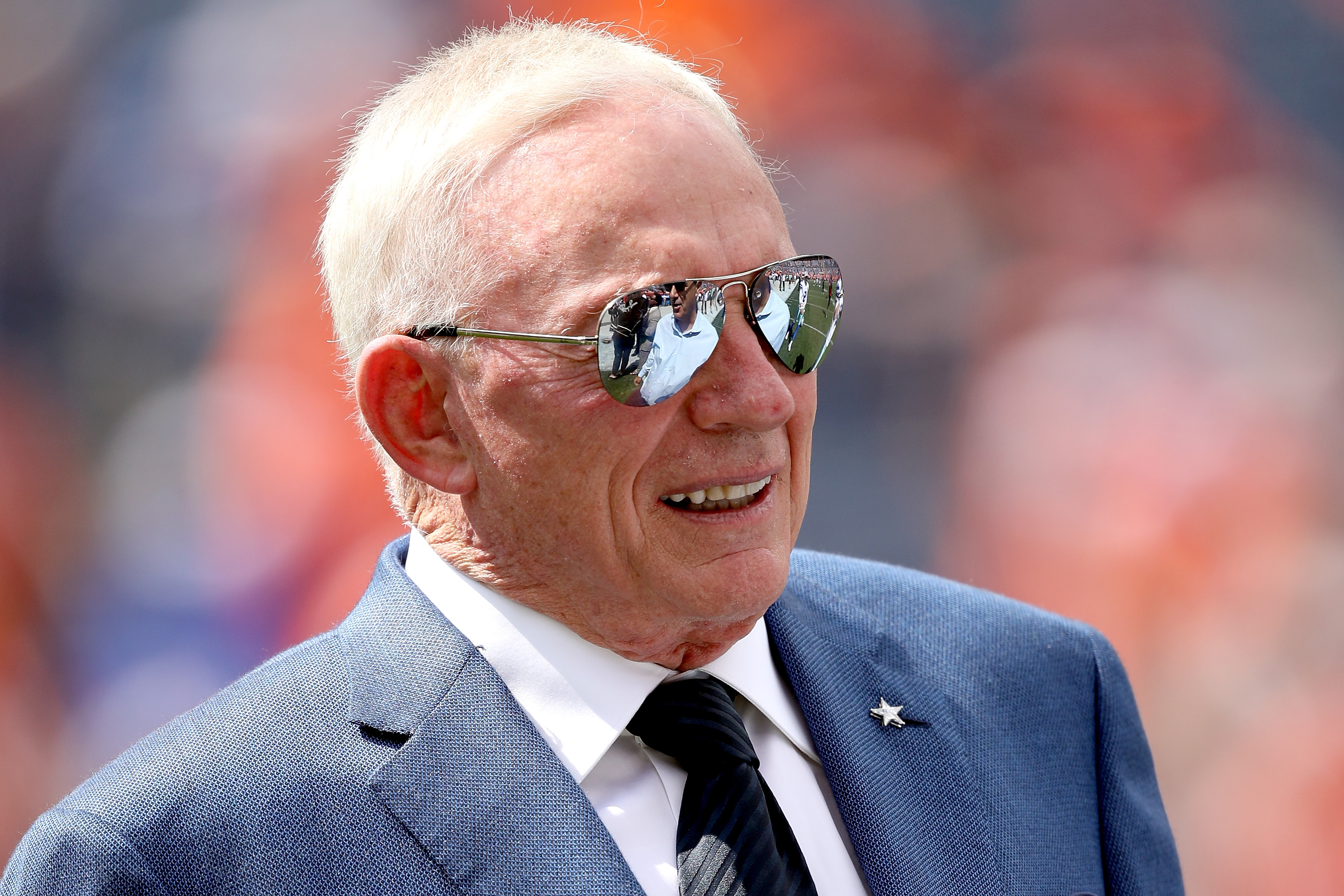 Veteran Sports Pundit Casts Doubt on Cowboys' Draft Strategy, Contrasts Jones with Eagles' Roseman