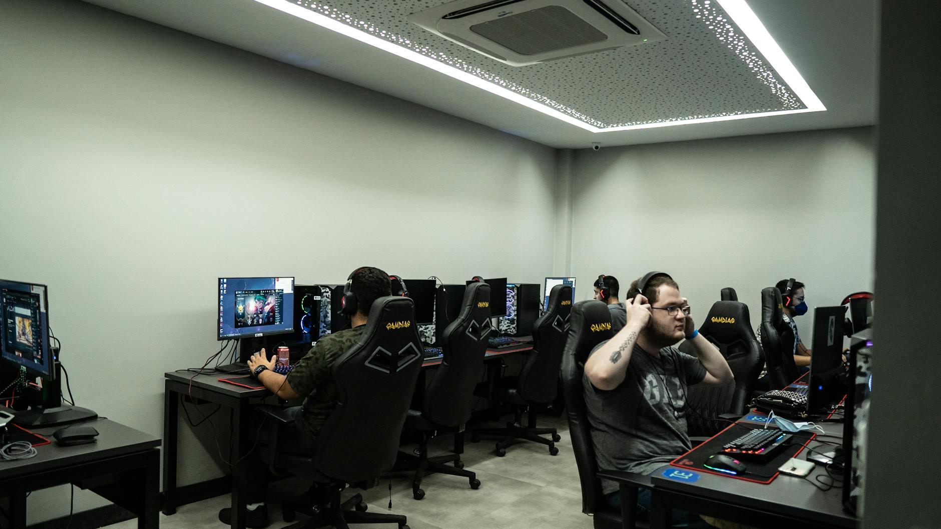 Rival Esports Organizations Forge Alliance to Select South Korea's National Team for Global Championship