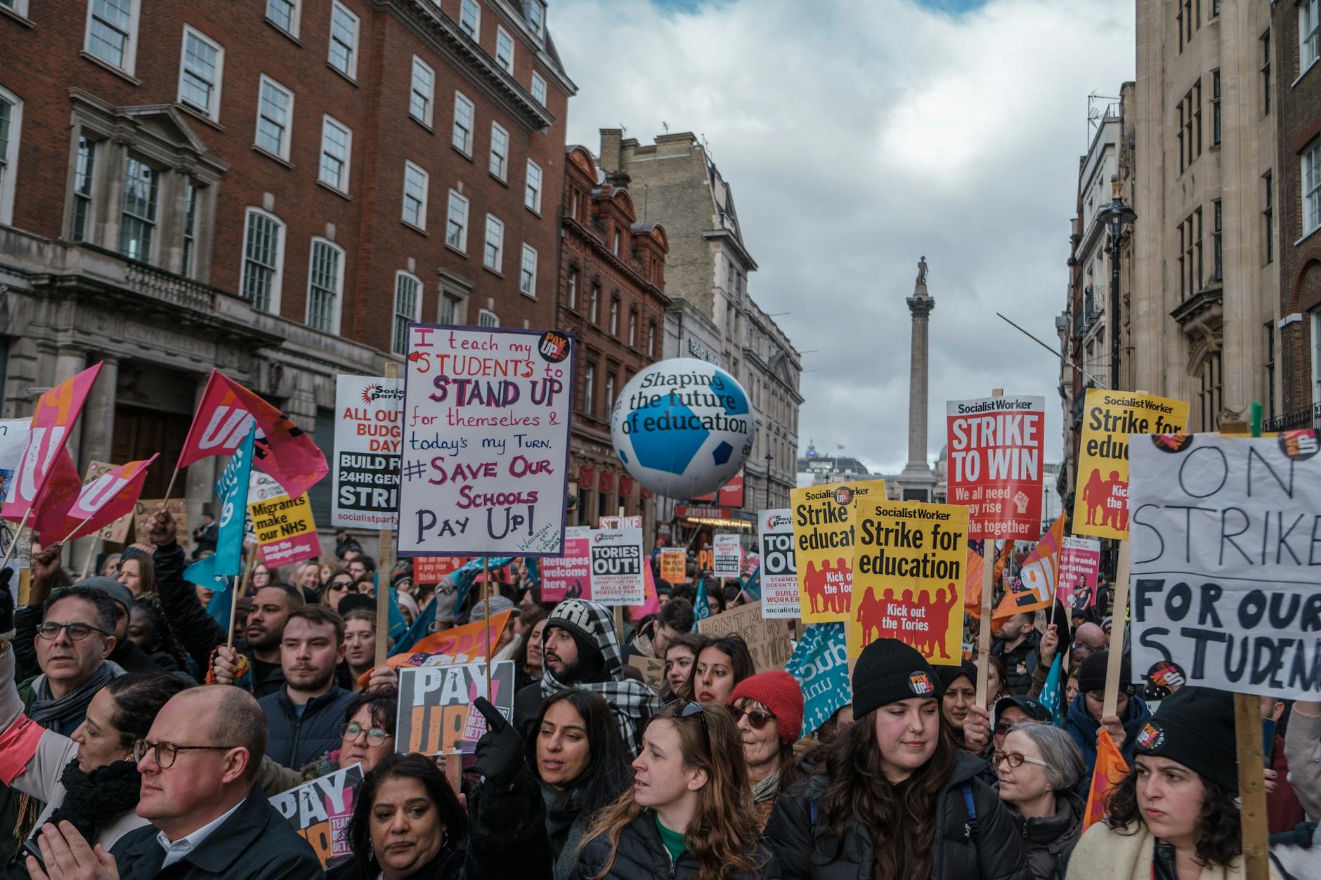 Nigel Farage's Political Movement Captures Unprecedented Momentum Ahead of General Election