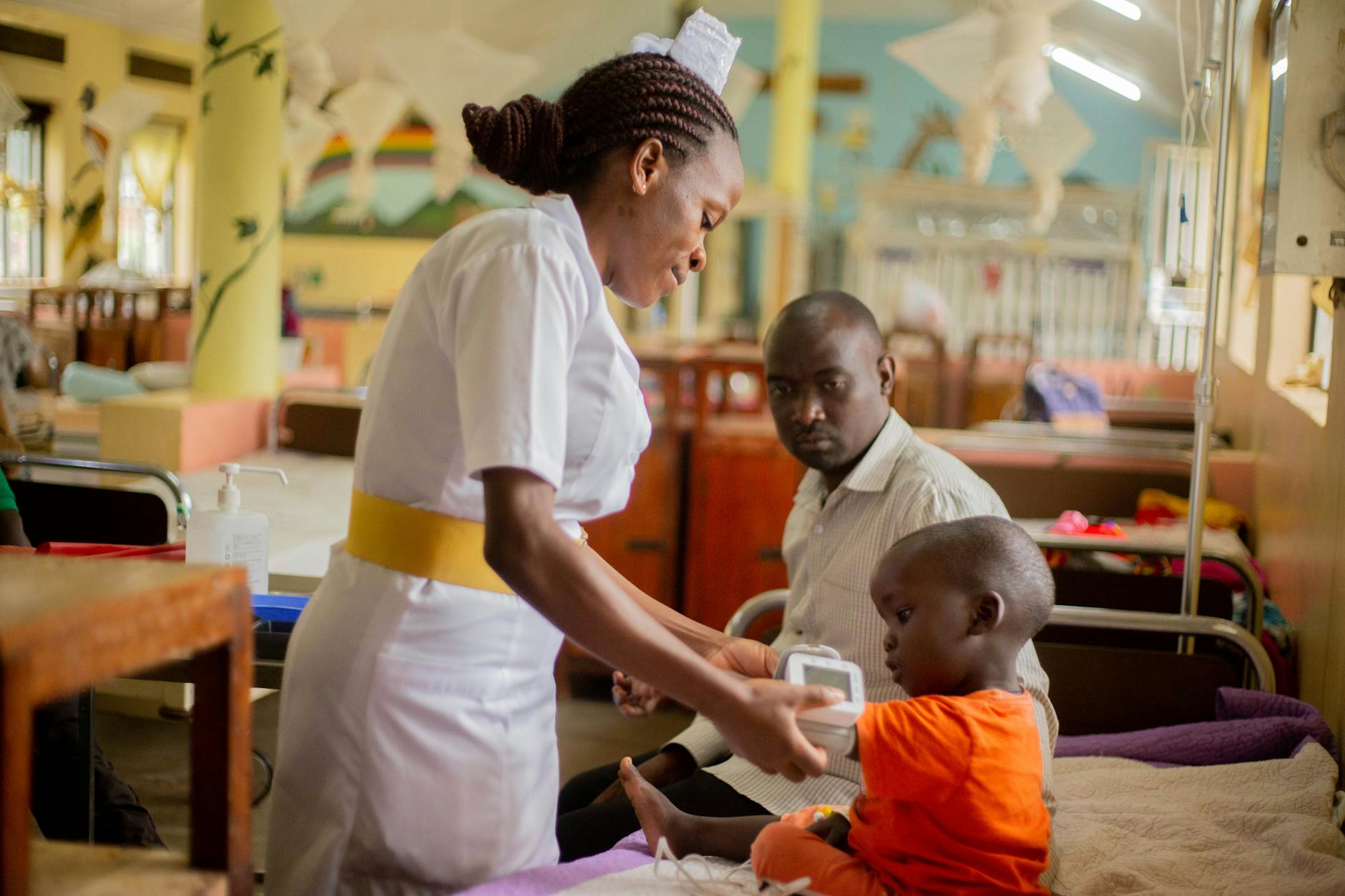 US Ebola Travel Ban: Health Crisis Deepens Amidst Conflict and Vaccine Hopes