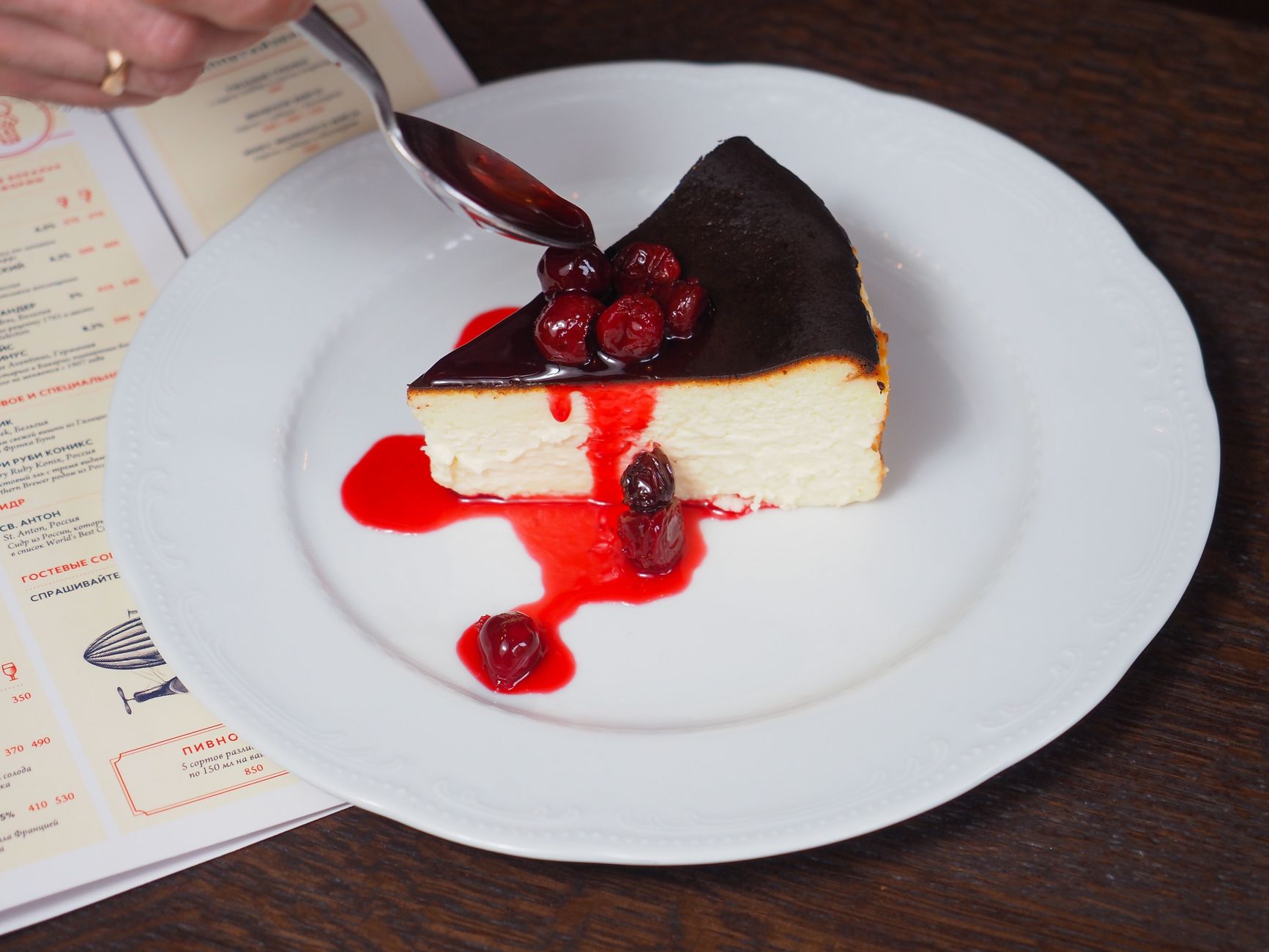 Warning labels on restaurant menus can steer diners from sweets
