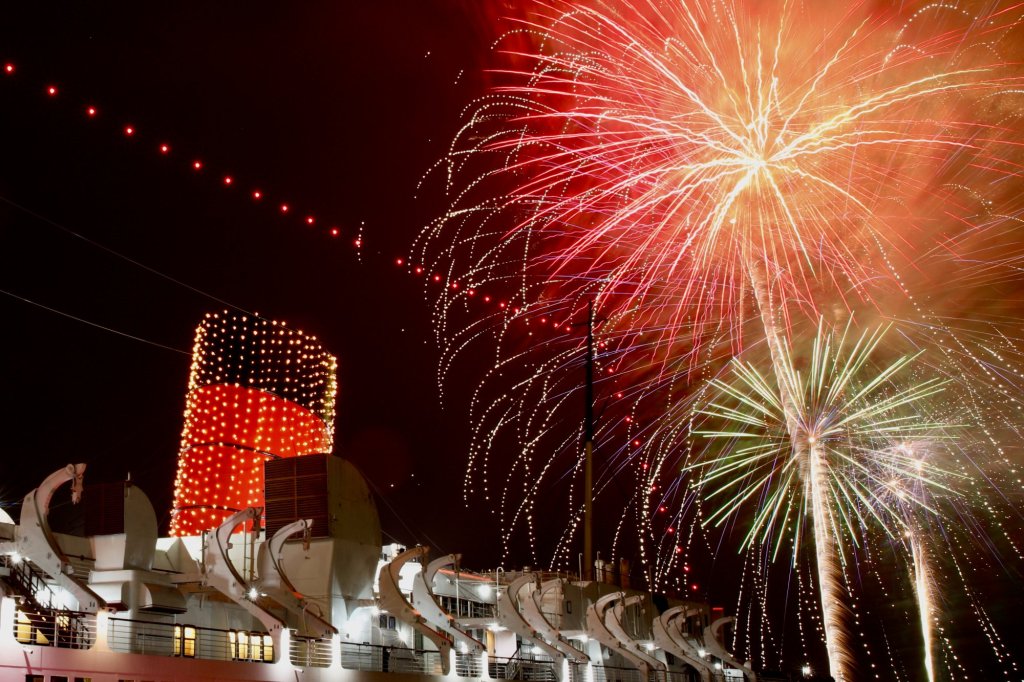 Long Beach Ignites America's 250th with Triple Fireworks Spectacle