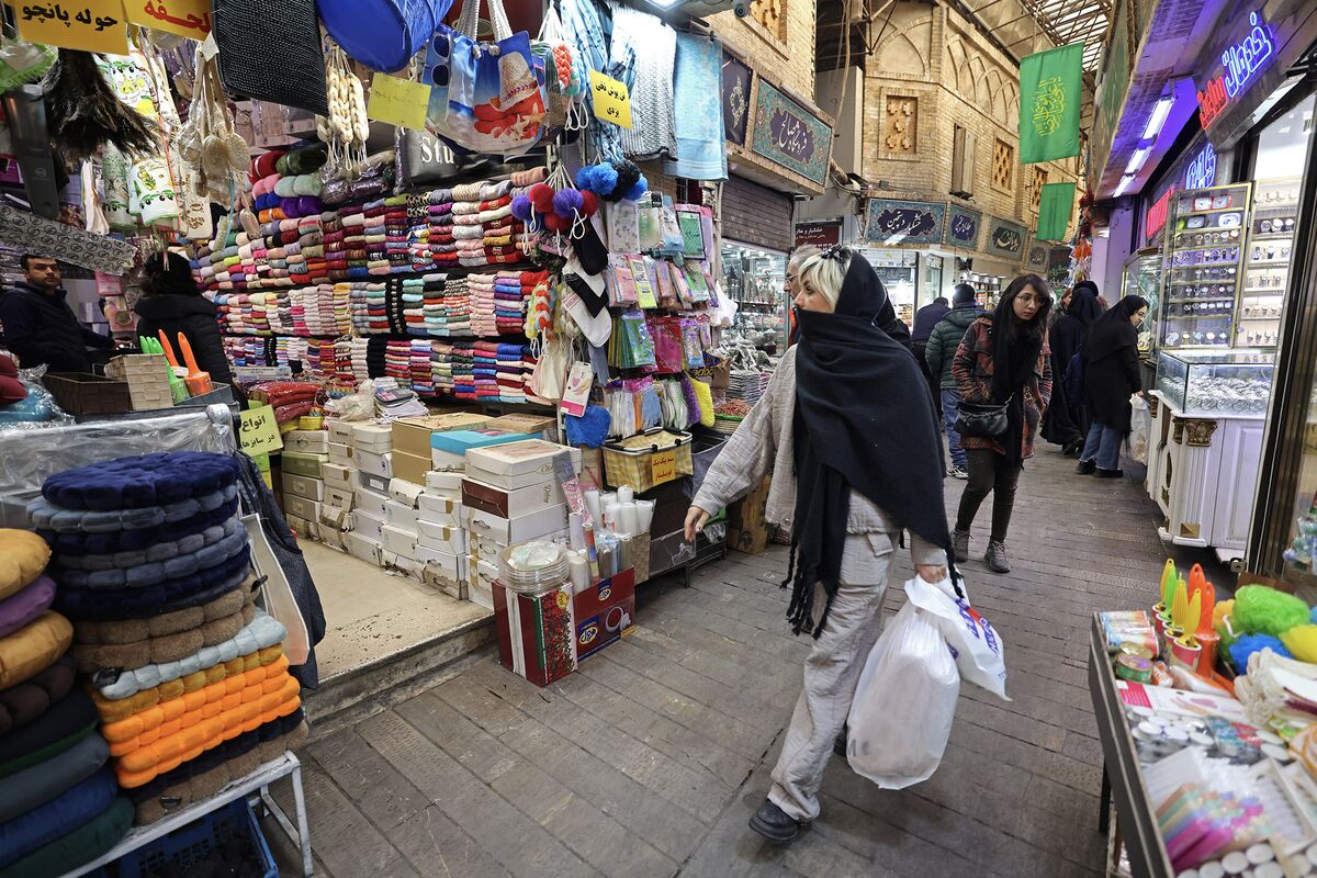 Iran's Economy Defies Sanctions: A Look at Resilience Amidst Trump's Pressure