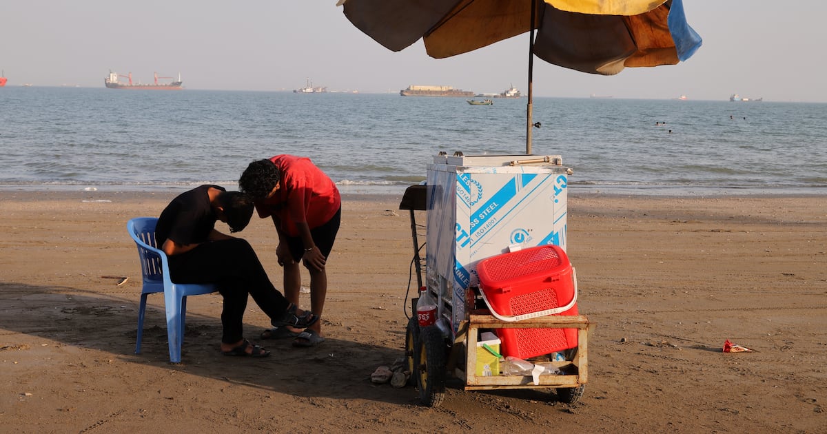 Mideast Energy Supply Shocks: Global Economy Faces Prolonged Crisis Through Next Year