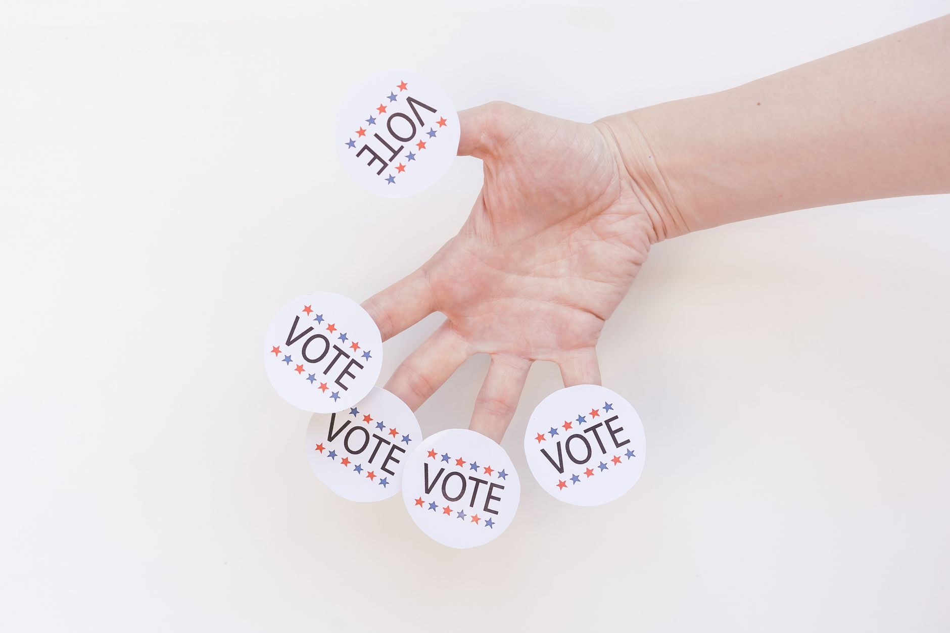 Alaska Senate Showdown: Incumbent Sullivan Faces Unlikely Challenger with Identical Name
