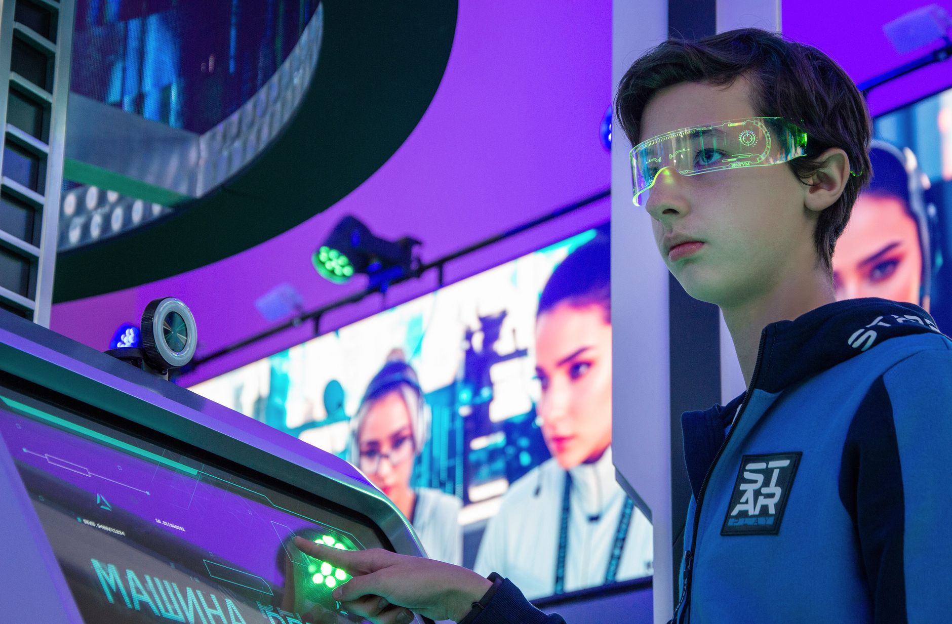 Revolutionary AI Vision: How a Tech Giant is Empowering 130,000 Blind Veterans with Free Smart Glasses