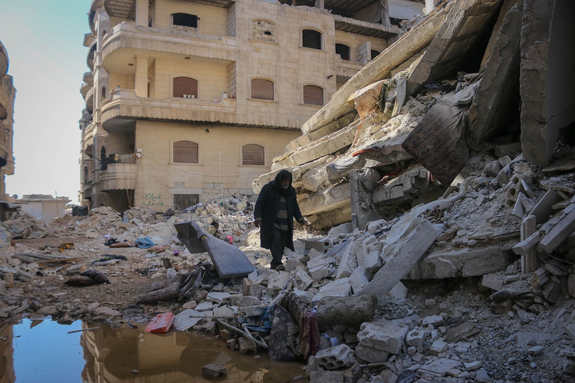 Lebanon Conflict Derails Crucial US-Iran De-escalation Talks, Escalating Regional Tensions