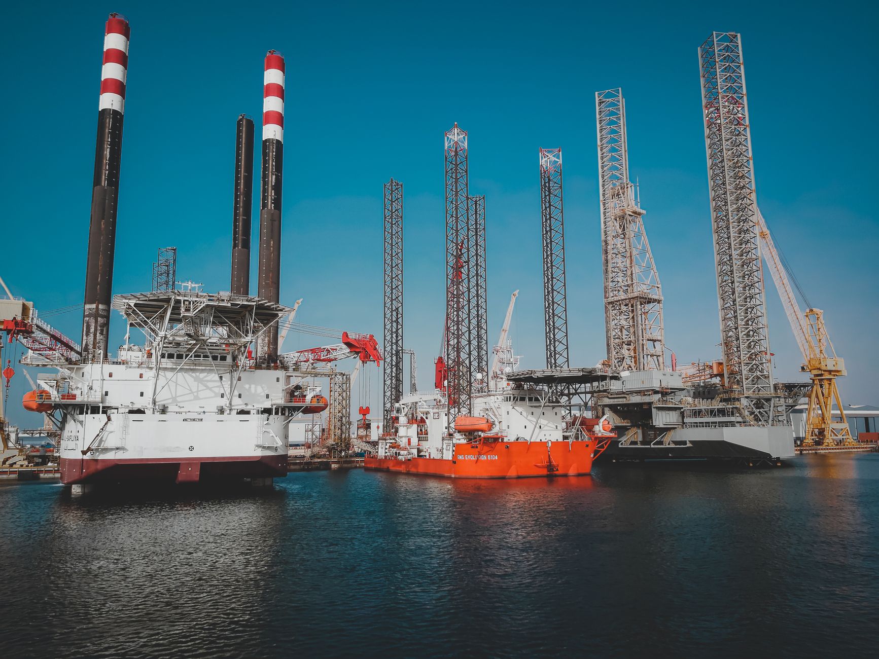 Mideast Energy Supply Shocks: Global Economy Faces Prolonged Crisis Through Next Year