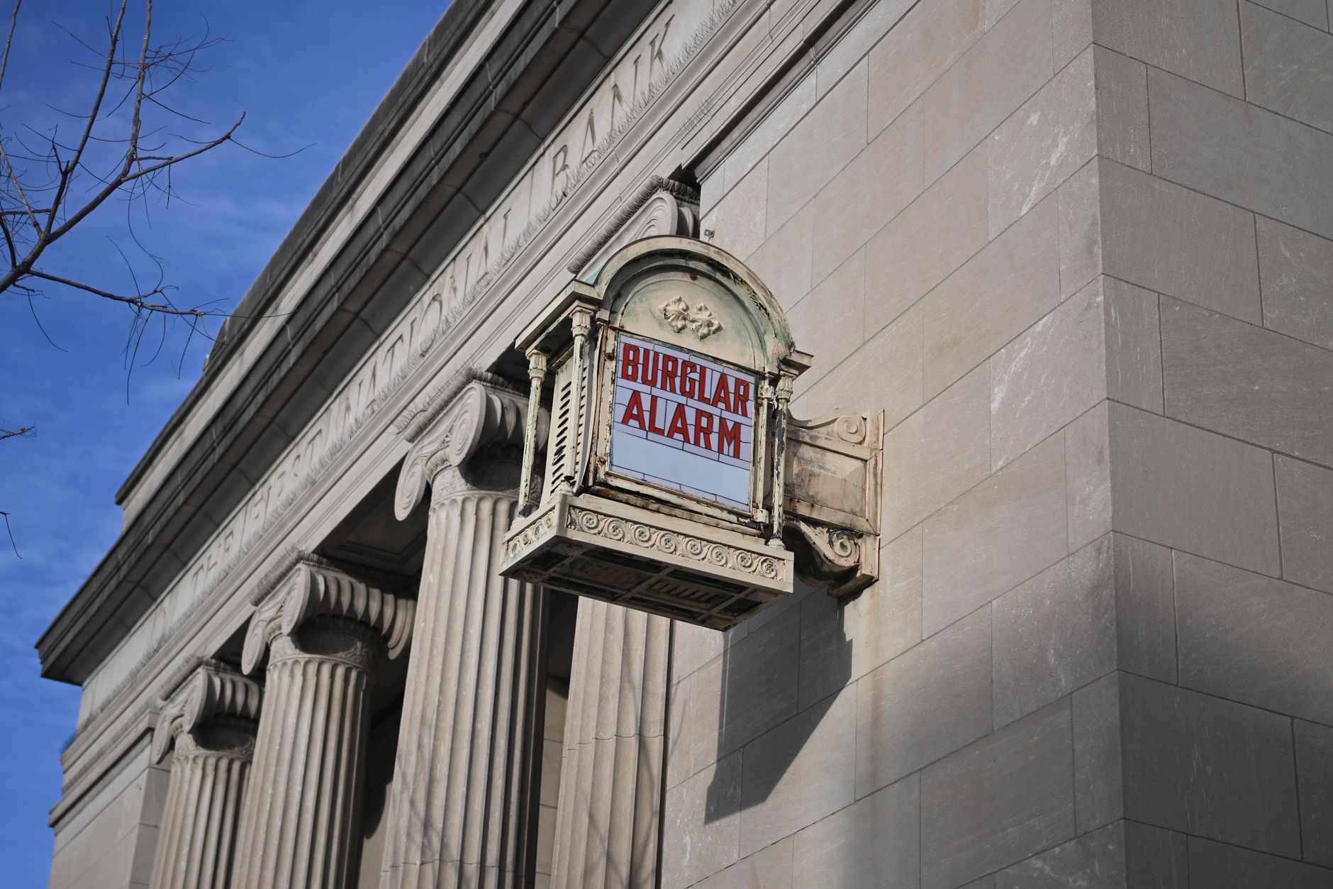 Federal Reserve Maintains Interest Rates Amidst New Leadership's Unwavering Commitment to Price Stability