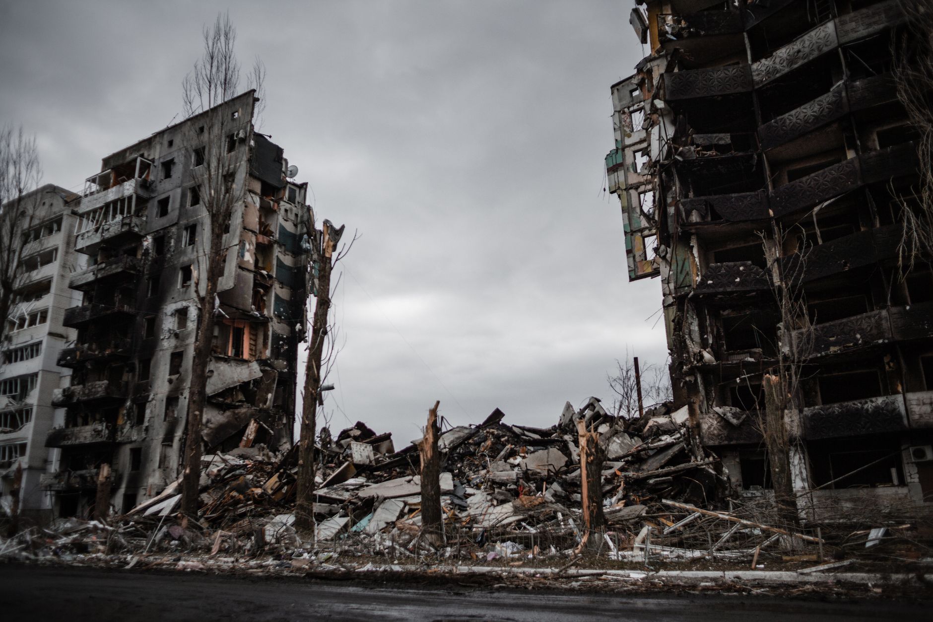 Escalating Russian Barrages Claim Lives Across Ukraine, Fueling Urgent Calls for Enhanced Air Defenses