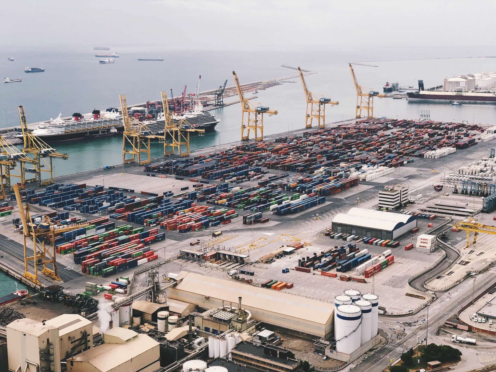 Iran's Economic Crucible: How Sanctions and Oil Price Volatility Forge a New Global Battleground