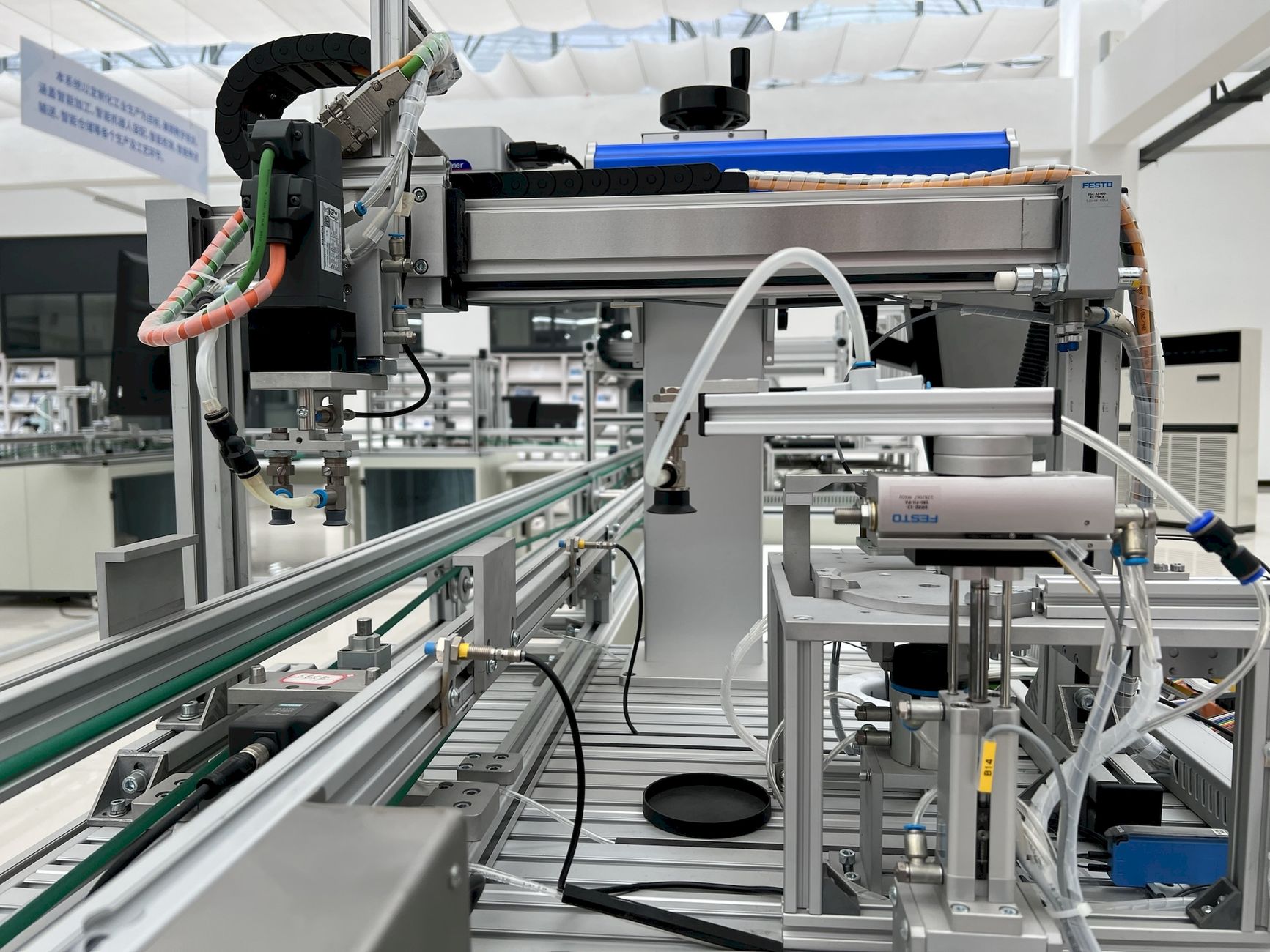 UK Manufacturing Stalls: Geopolitical Tensions Recede, Economic Headwinds Intensify