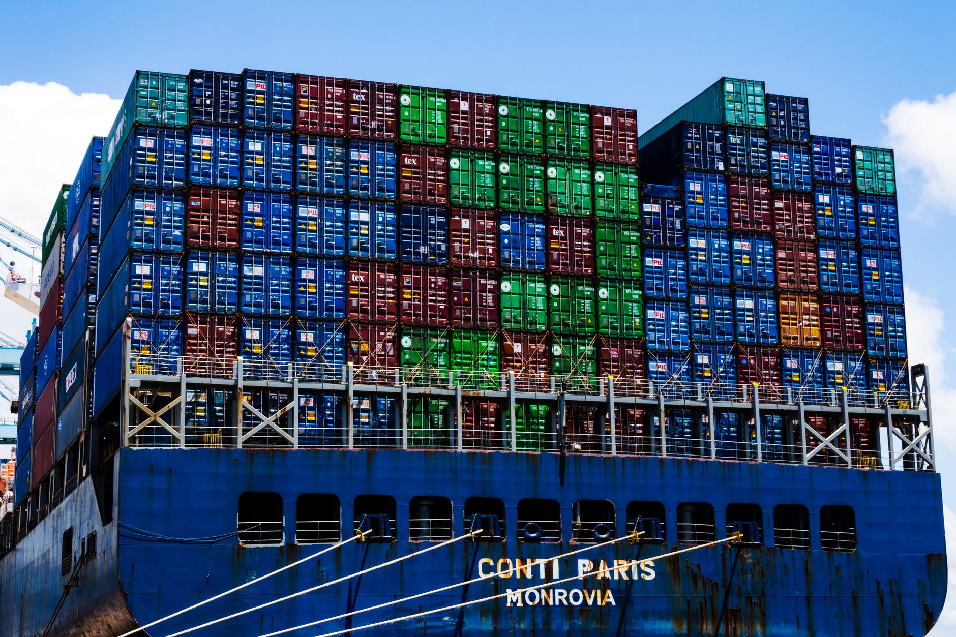 US and China Intensify Negotiations to Roll Back Tariffs on Critical Agricultural Products
