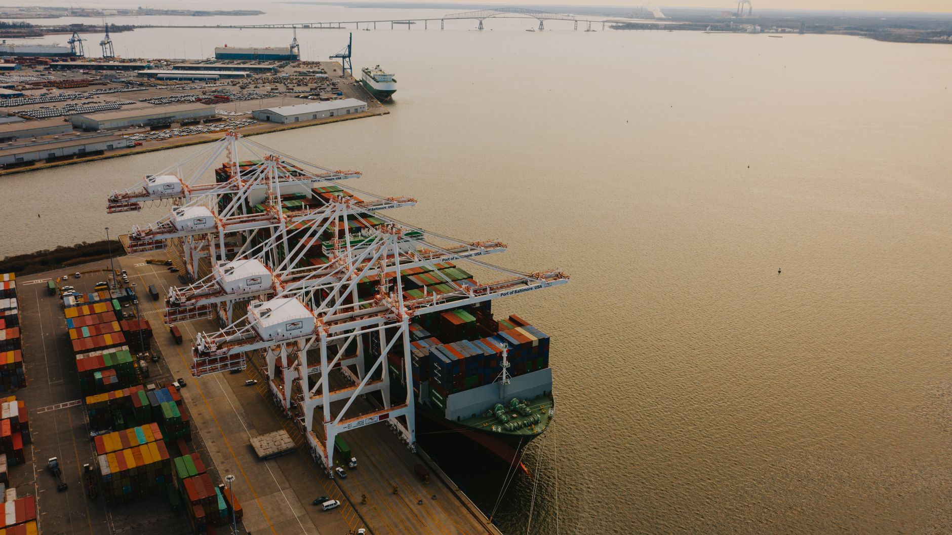 Navigating Global Headwinds: US Economic Resilience Amidst Shifting Trade Dynamics and Business Challenges