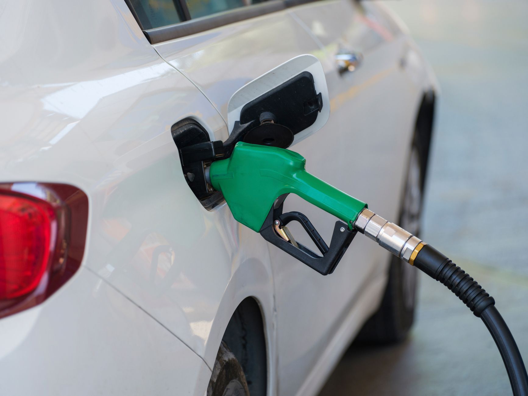 Escalating Middle East Tensions Threaten Global Oil Supply and Economic Stability