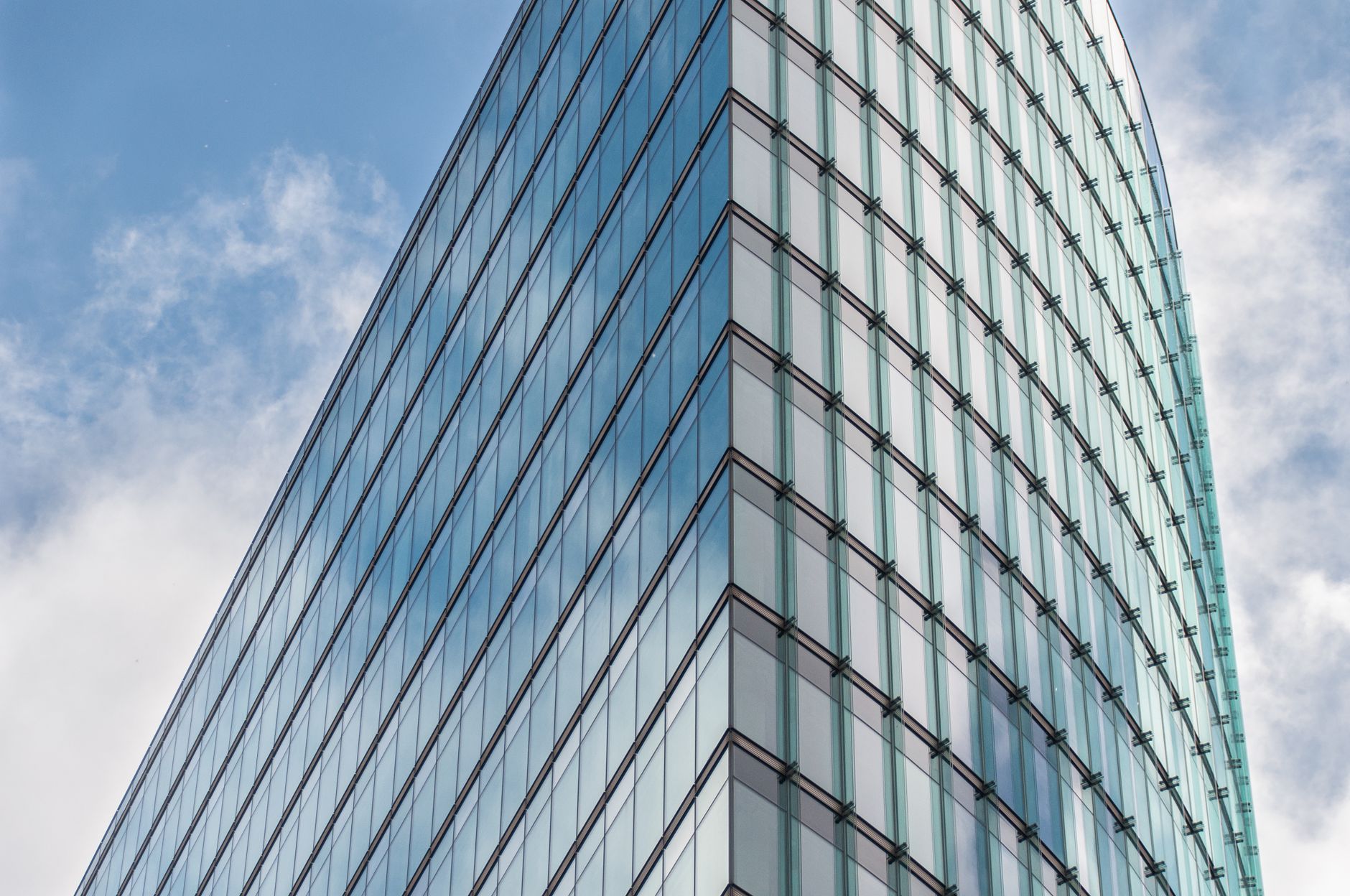Amazon's Strategic Realignment: San Francisco AI Hub Closes as Core Model Development Accelerates