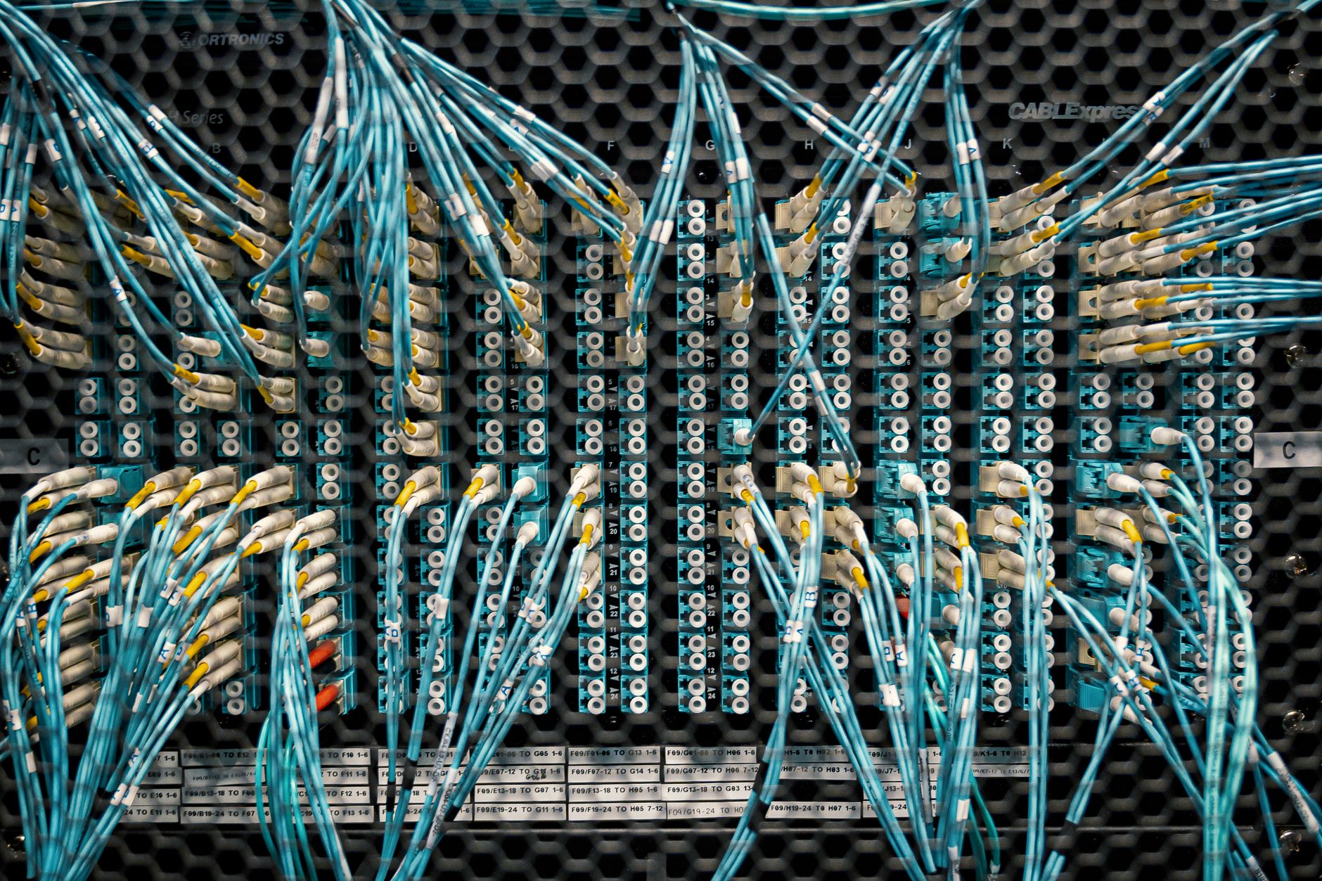 Amazon's AI Ambitions Fuel AWS Growth, But Rapid Investment Erases Free Cash Flow