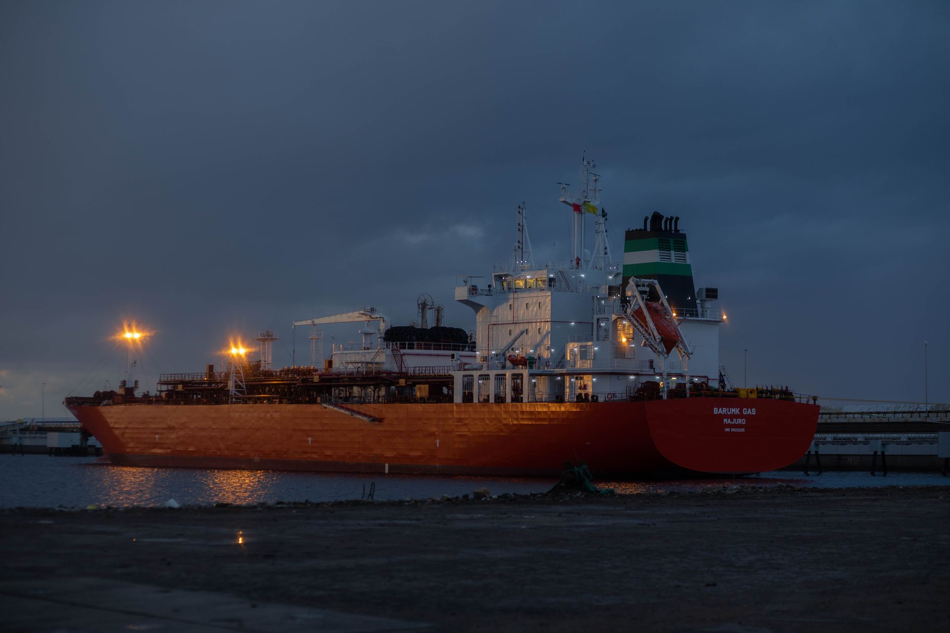 Strait of Hormuz Incident Escalates Tensions as US-Iran Diplomatic Efforts Face New Obstacles