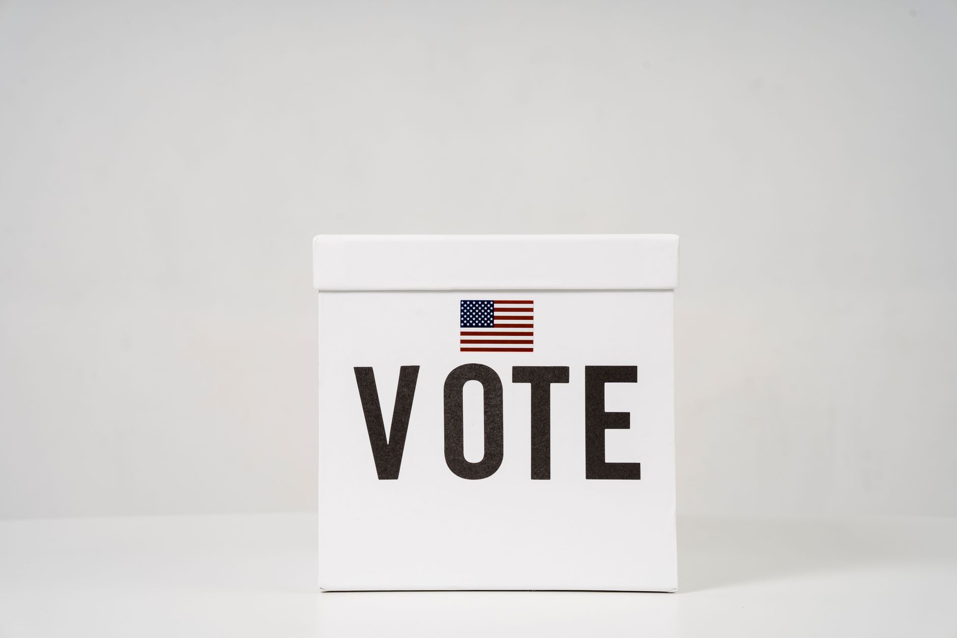 Michigan's Pivotal Primaries: A High-Stakes Battle Shaping National Political Landscape