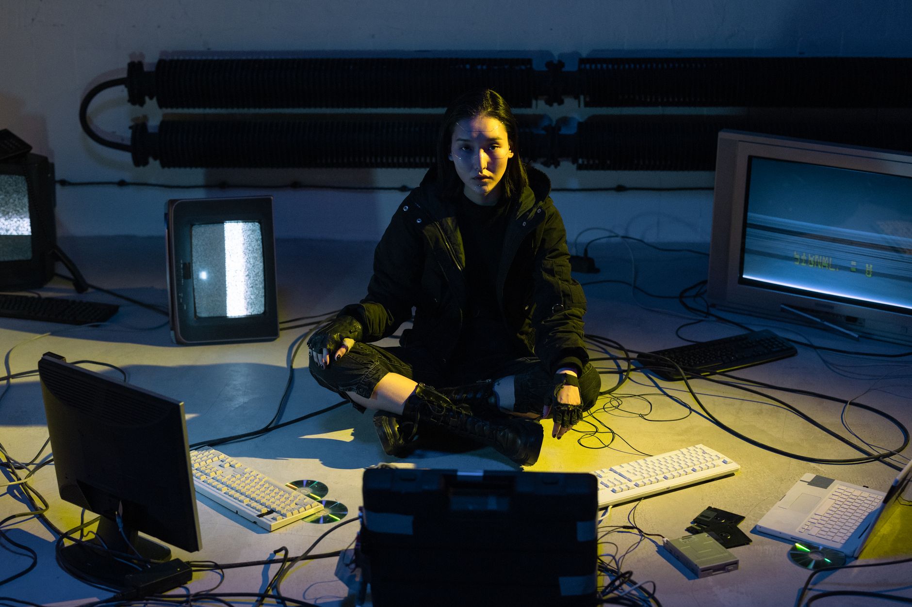 AI's Shadowy Side: Red Teamers Uncover Persistent Hacking Vulnerabilities in Leading LLMs