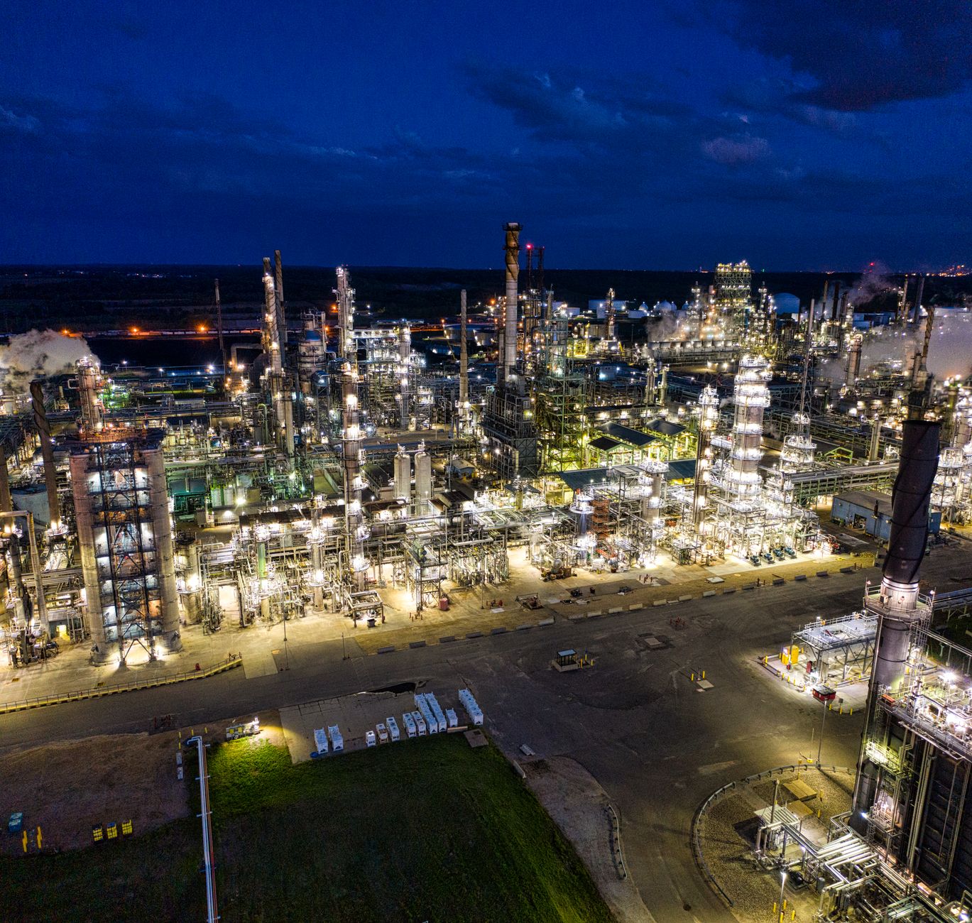 Escalating Tensions: U.S. and Israel Reportedly Poised to Strike Iranian Energy Infrastructure