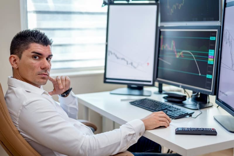 Communication Services Stocks: PLAY and RPGRF Spark Analyst Debate on Market Futures