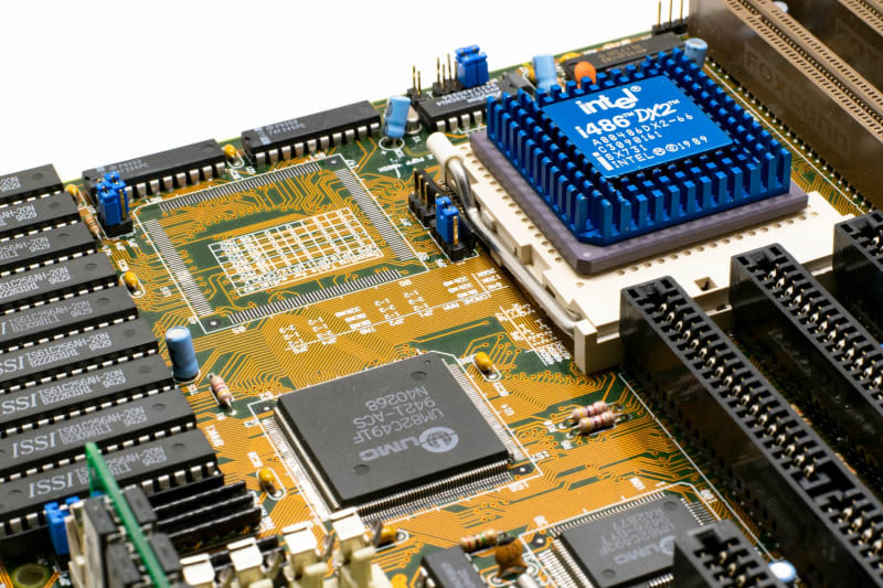 Iluvatar CoreX Semiconductor Earns New Buy Rating Amidst Tech Sector Surge