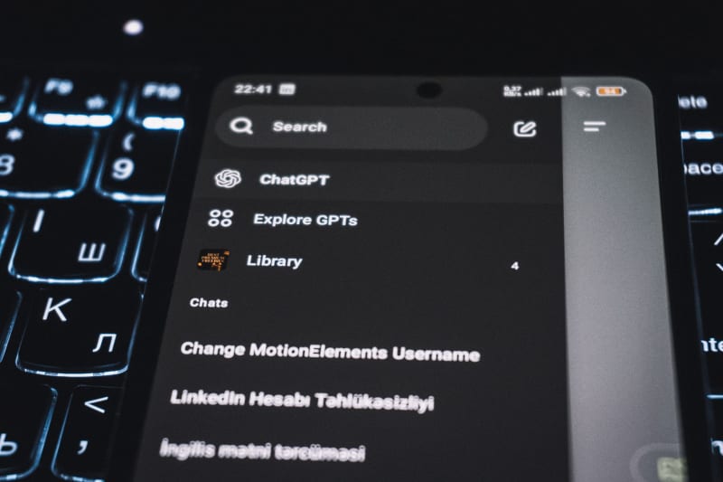 WhatsApp’s revamped chat lists interface rolling out on iOS