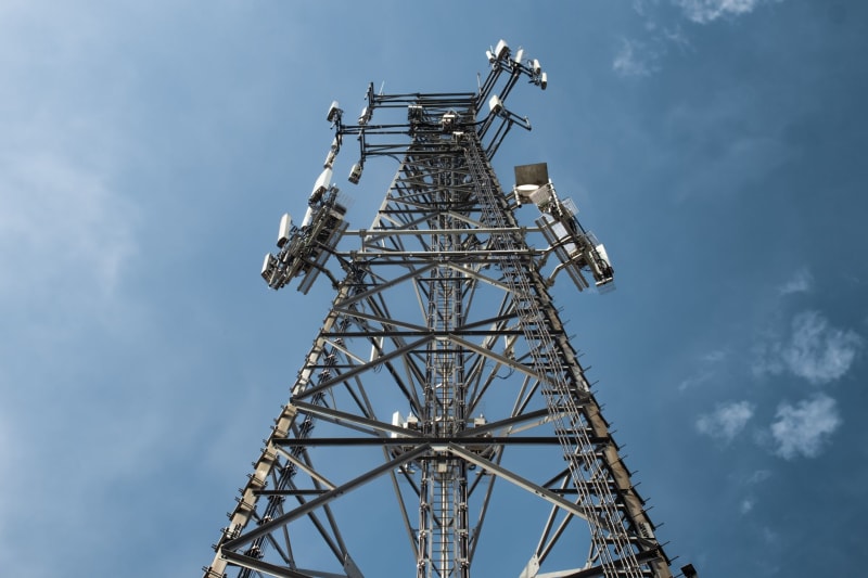 French Telecom Landscape Poised for Major Shake-Up as SFR Faces Multi-Billion-Dollar Acquisition Bids