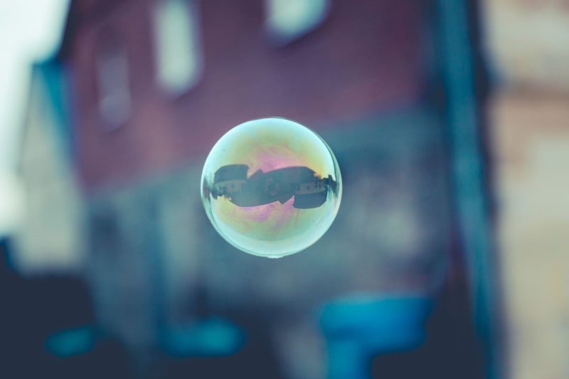 Unprecedented Volatility Rocks AI Sector: Investors Grapple with Trillion-Dollar Market Correction and Future Uncertainties