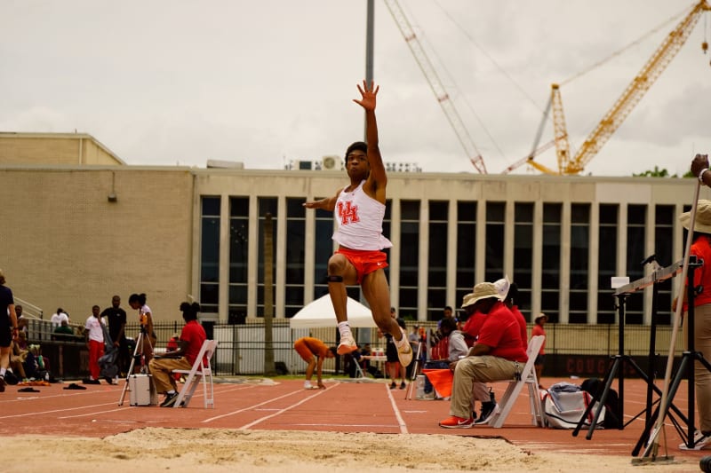 Historic Heptathlon Triumph: Simon Ehammer Shatters World Record at 2026 Global Athletics Showcase