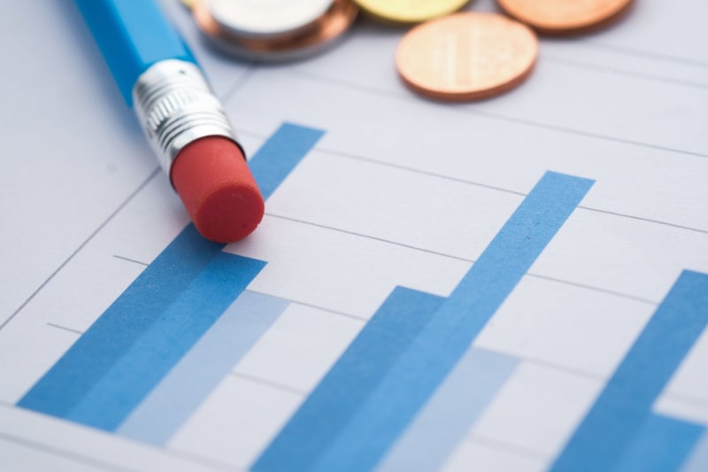 Global Economic Tensions Mount as Central Banks Grapple with Stubborn Inflation and Growth Slowdown