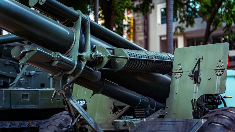 Escalating Tensions: US Launches Retaliatory Strikes in Hormuz Amid Ceasefire Collapse with Iran